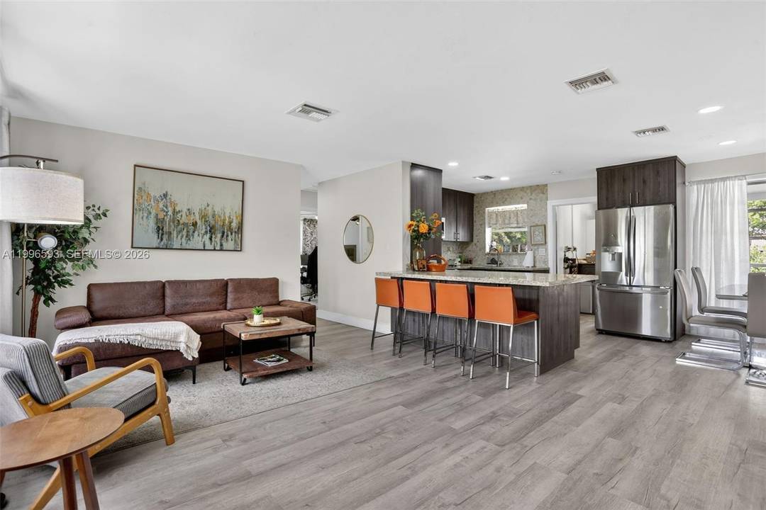 No HOA and Fully Move In Ready in East Pompano Beach.