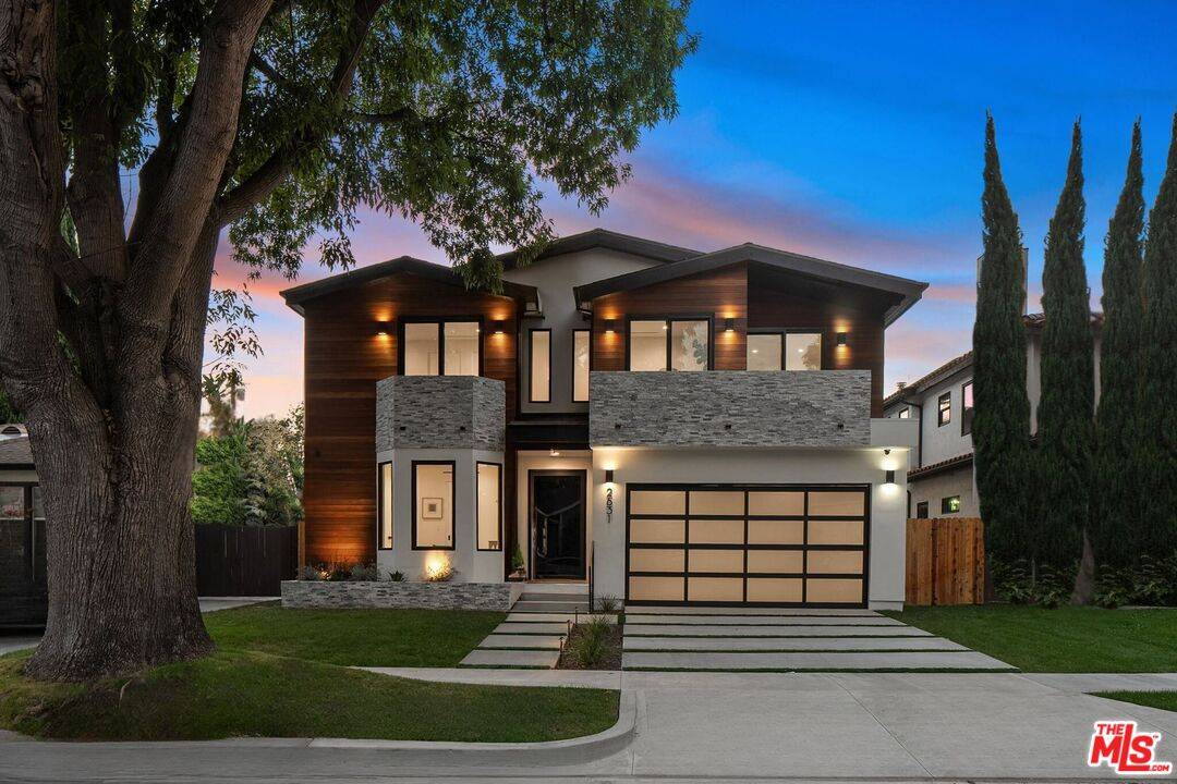2631   Castle Heights Pl 5BR La