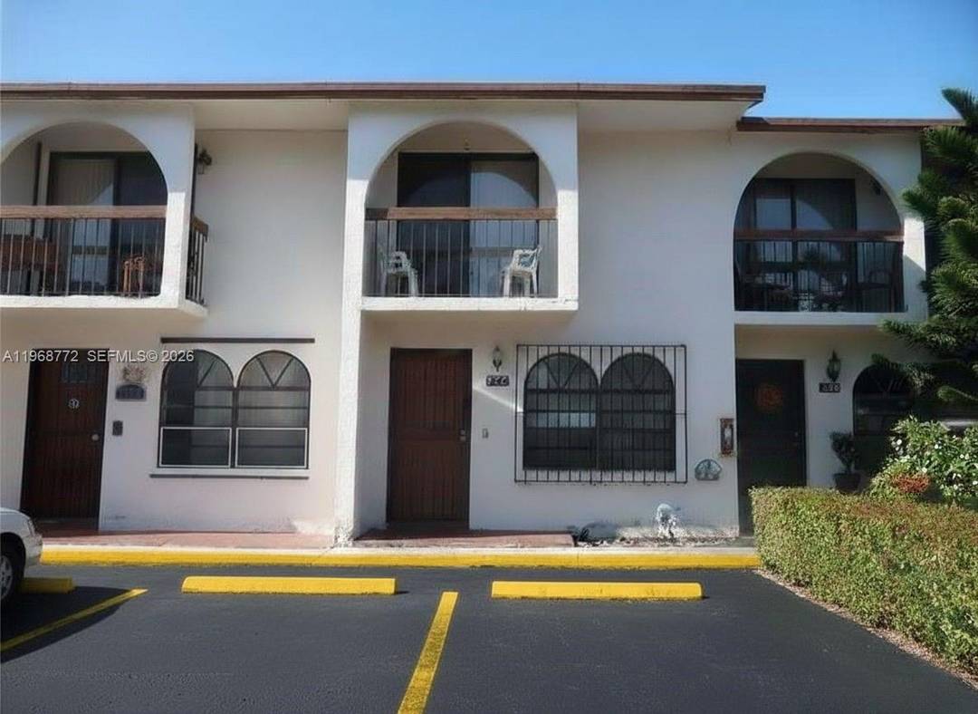 LOW HOA UNIQUE INVESTOR OR END USER OPPORTUNITY IN WEST HIALEAH !