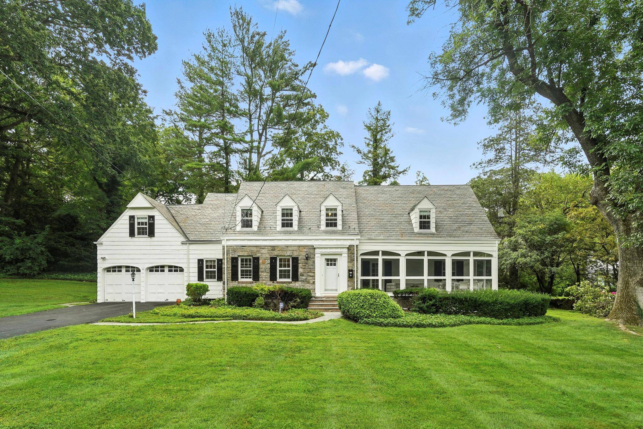 Fully Furnished or Unfurnished Rental in Prime Fox Meadow Location Short or Long Term.