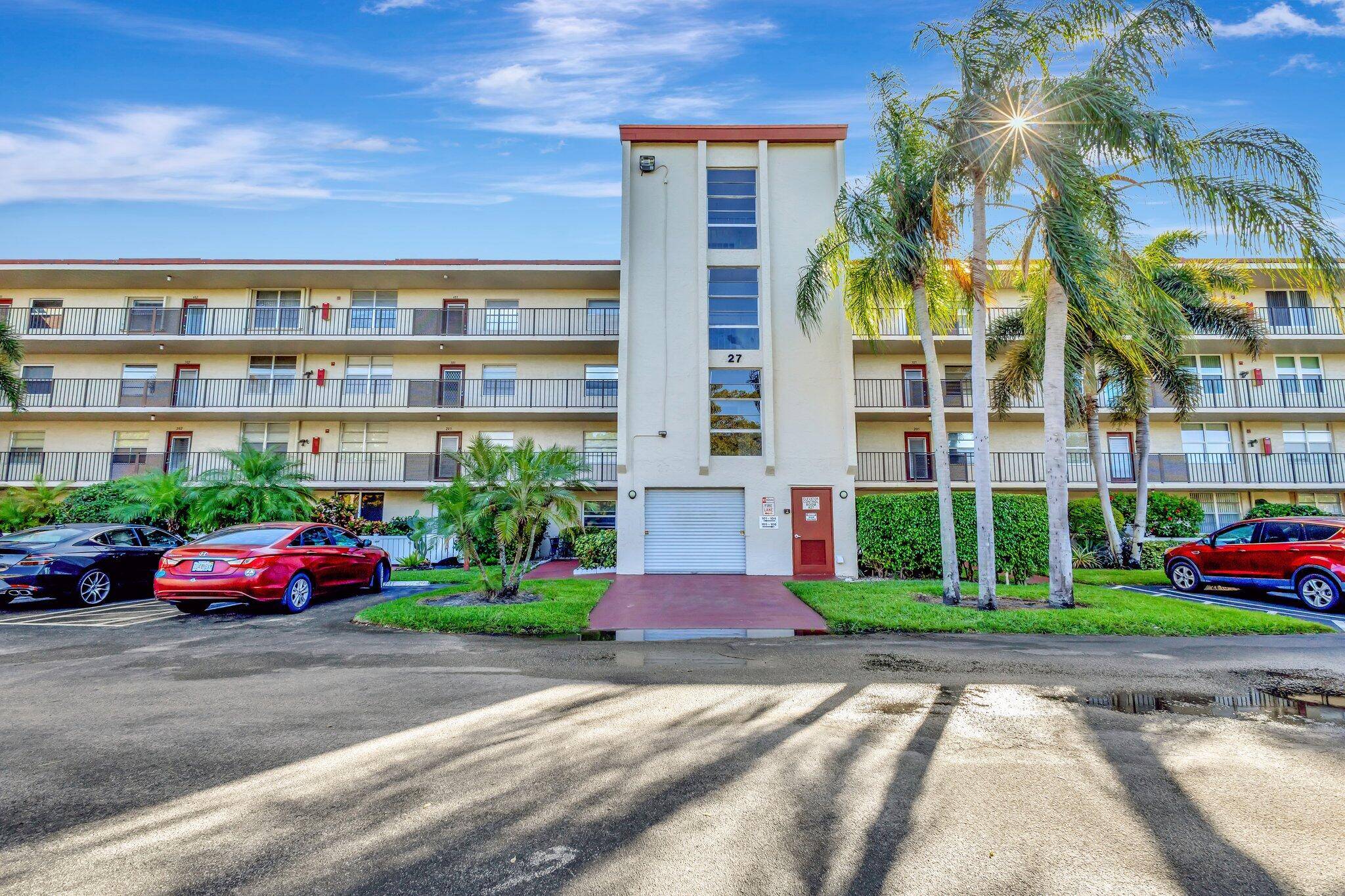 Great opportunity to own this wonderful 2 bed 2 bath condo with gorgeous lake views.