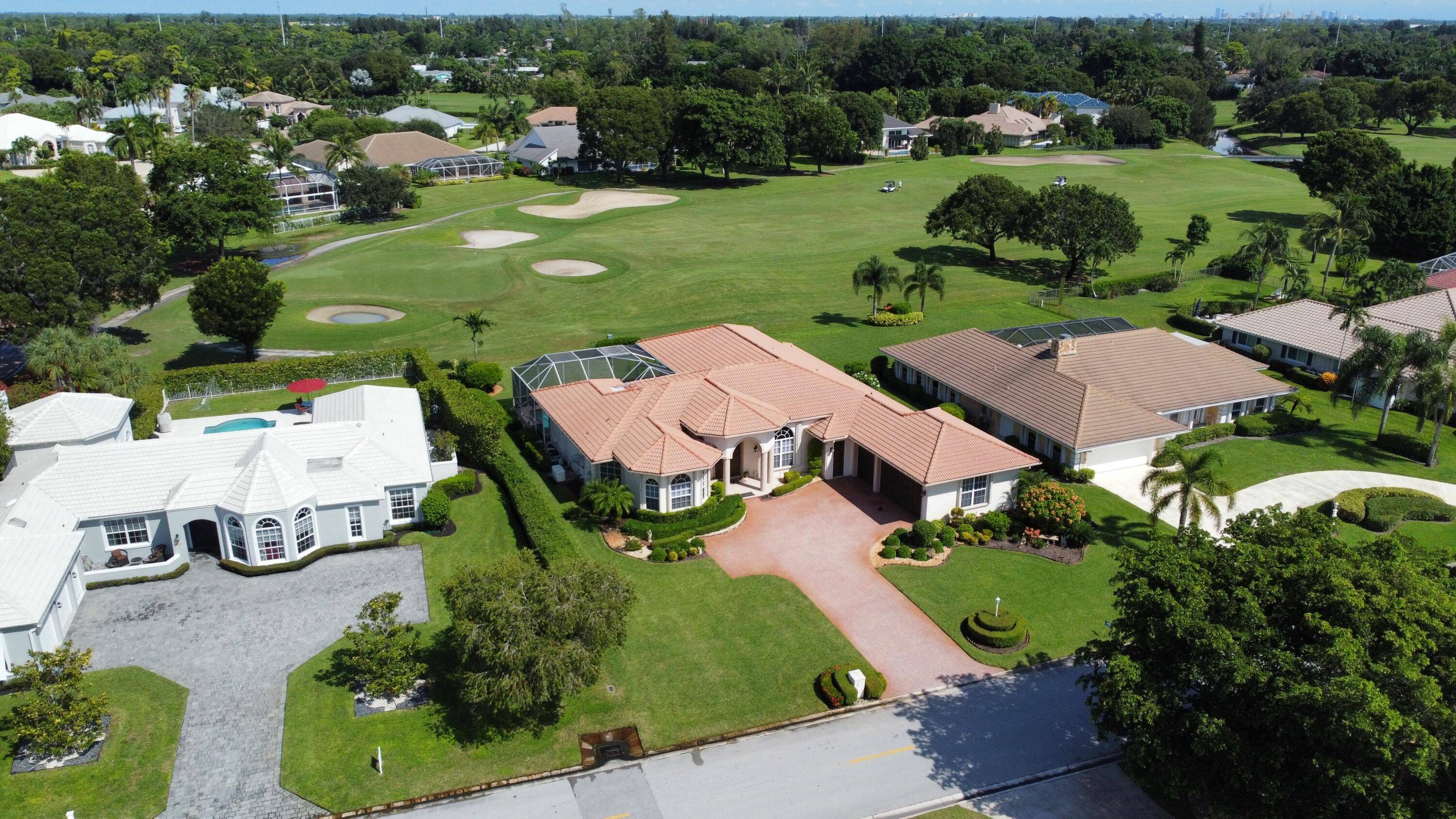 Spacious and fully furnished 4 bedroom plus den golf course home in the City of Atlantis available immediately.