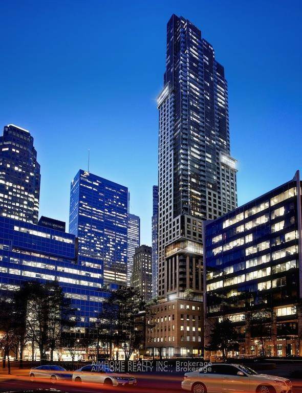 Yonge amp ; Wellington. Large And Bright Layout Unit, Floor To Ceiling All Windows.