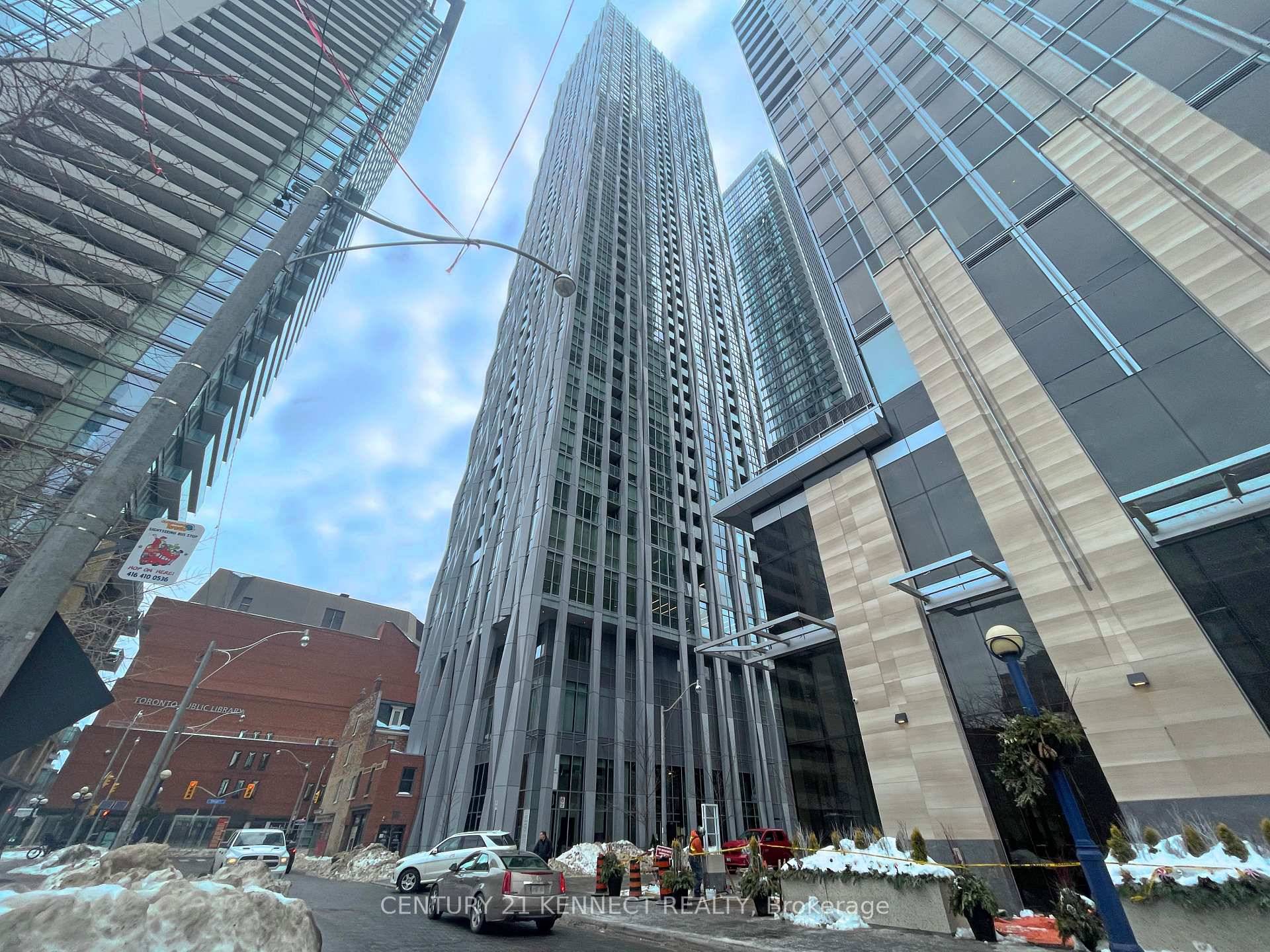 Luxury Condo Located In Prestigious Yorkville amp ; Bloor St Neighborhood, No.