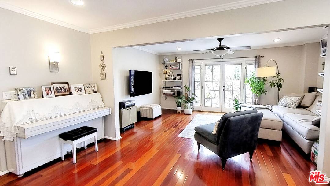 2215   Oak St 2BR Santa Monica La