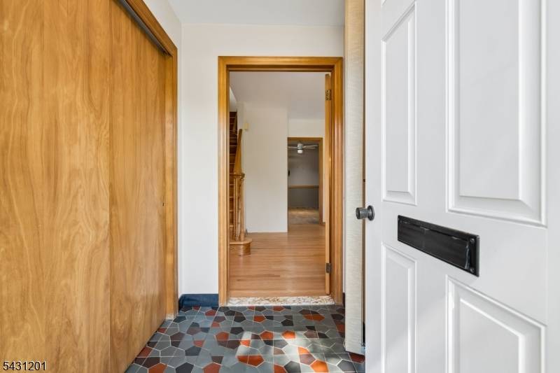 Welcome to 186 W. Northfield Road a home that is a well maintained and conveniently located in the heart of Livingston.