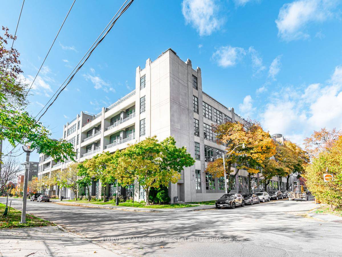 Unique opportunity to own a stunning boutique condo in one of Torontos most desirable neighborhoods, right by Casa Loma.