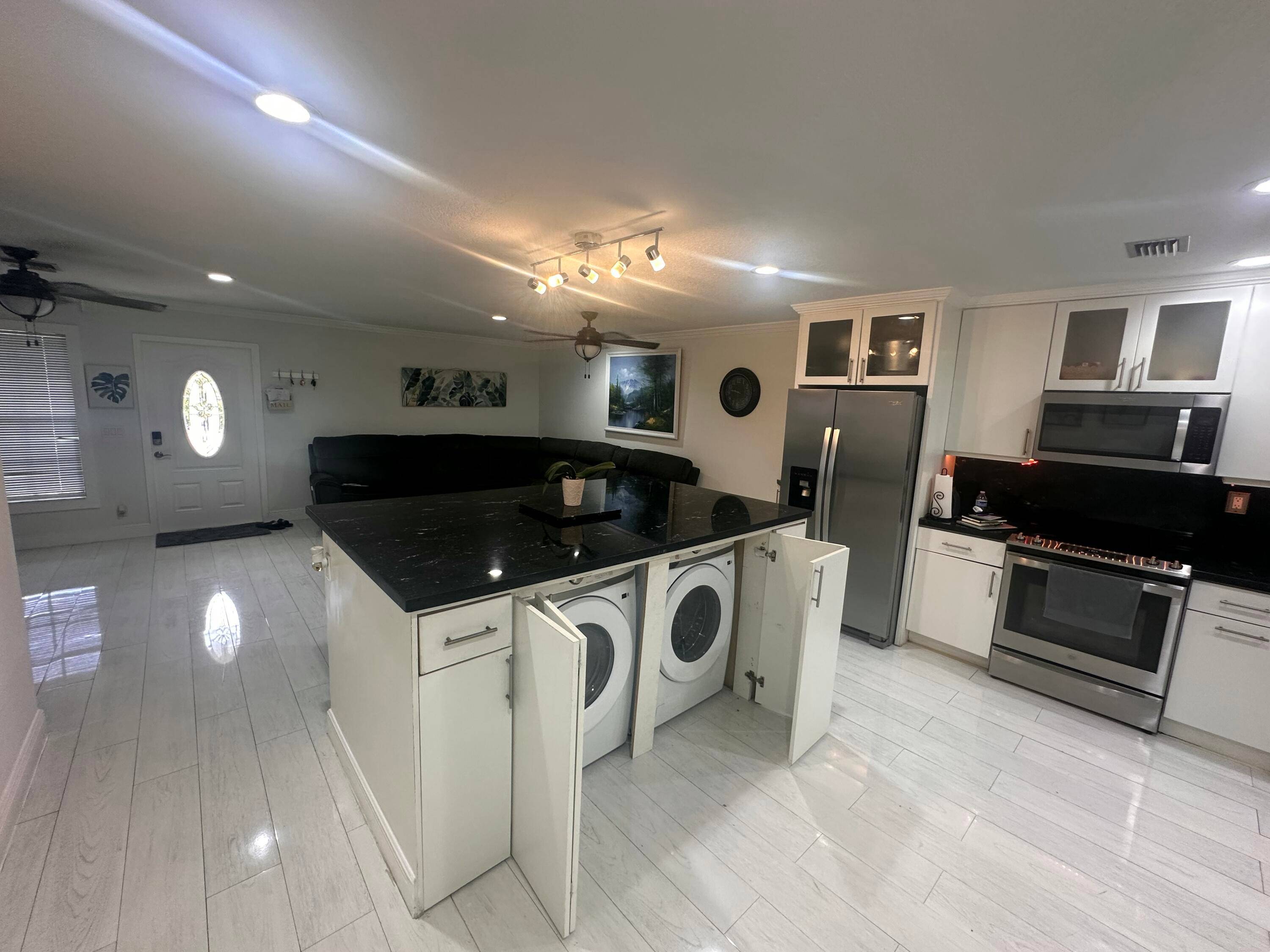 Beautiful and move in ready property with great rental potential !
