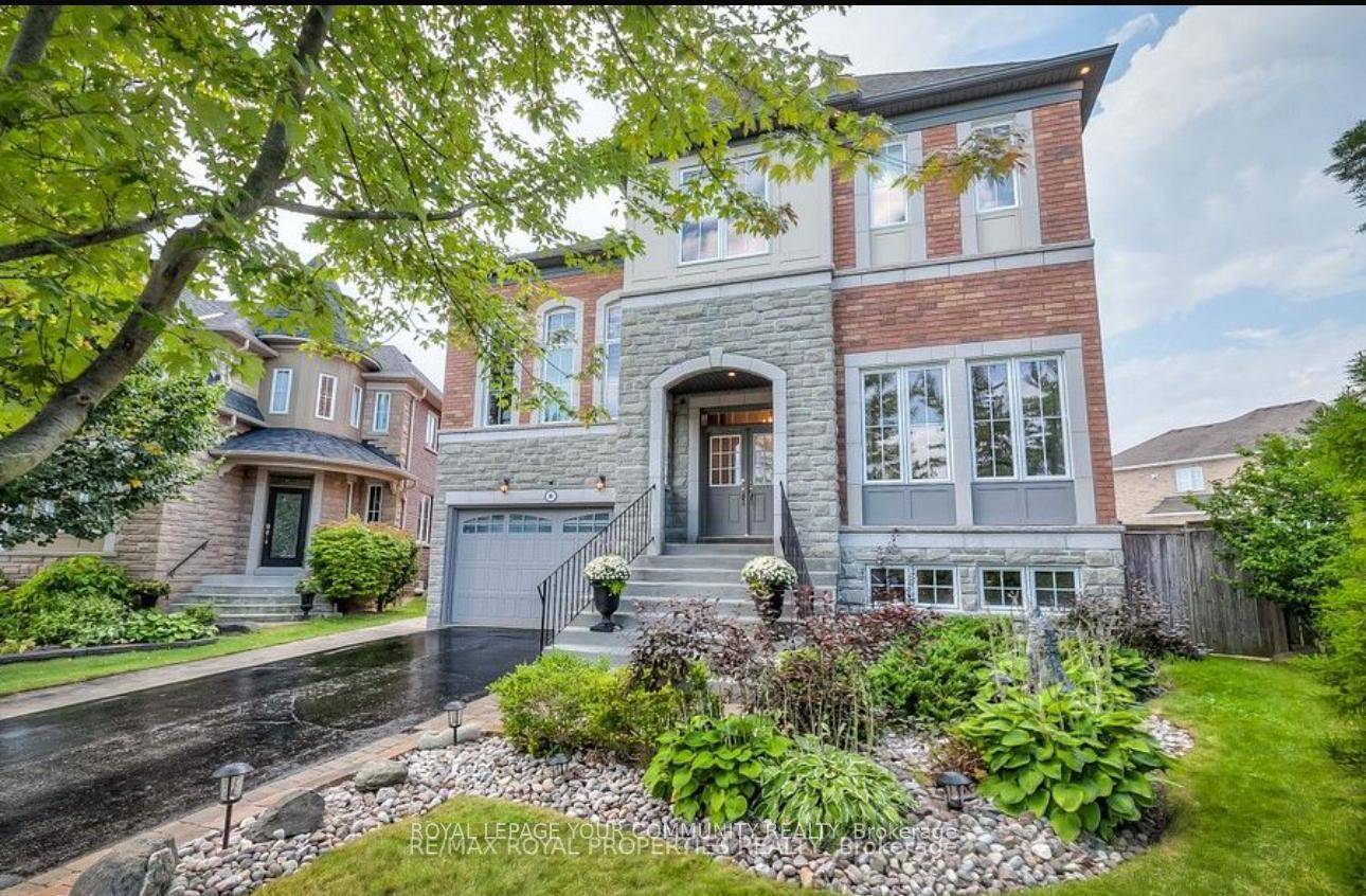 Welcome to the luxurious and uniqueness, a spacious executive residence offering over 3, 000 sq.