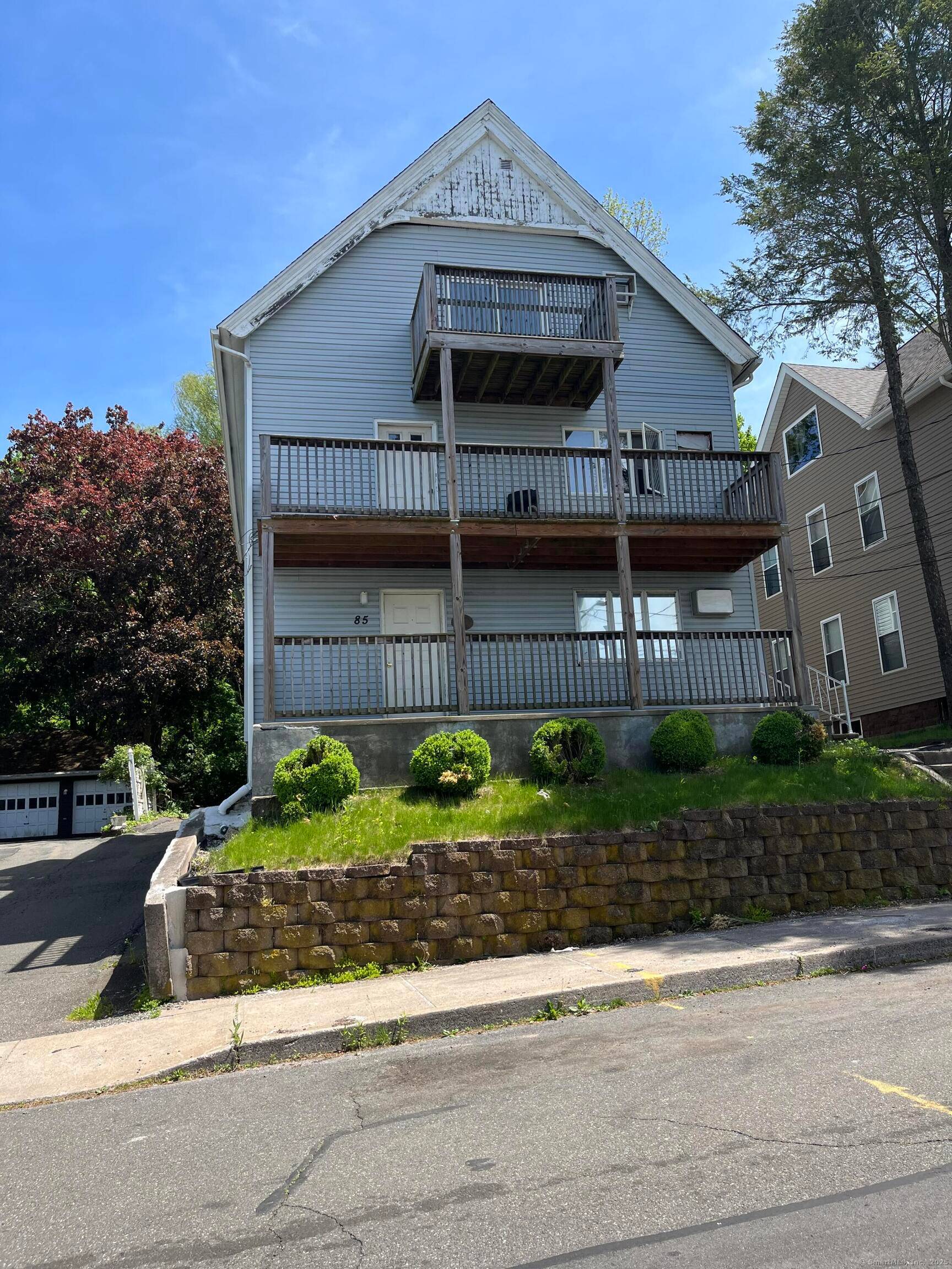 Welcome to this charming home located on Goodwill Avenue in Meriden !