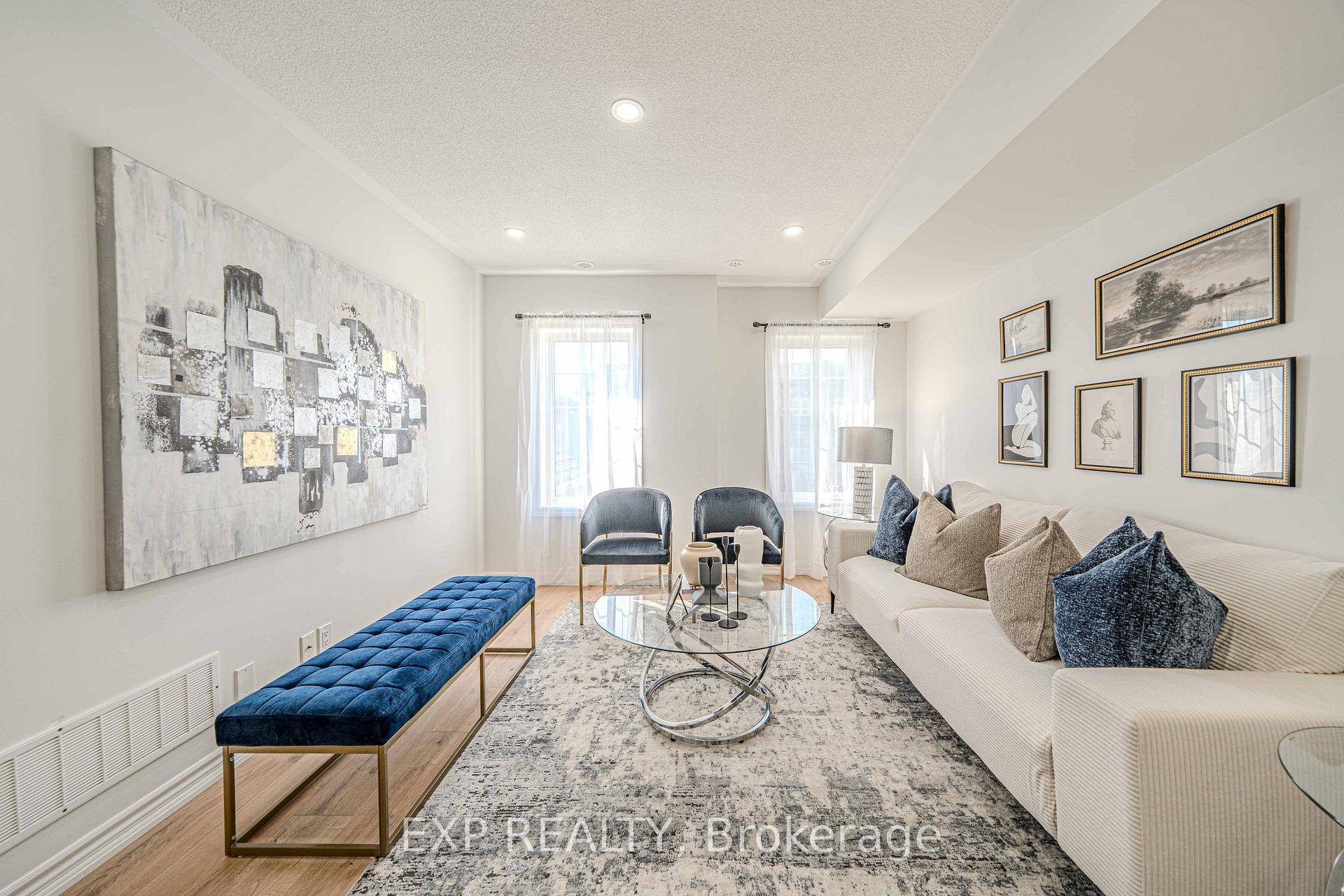 Stylish 3 Bed, 3 Bath Townhome in Desirable North Oshawa !