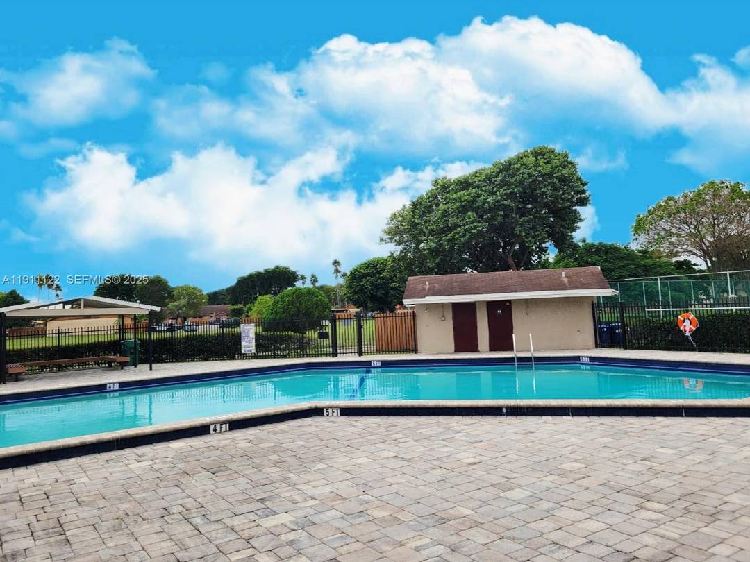 Welcome to this beautifully maintained and spacious 2 beds, 2 bath townhome located in the desirable community of Aspen.