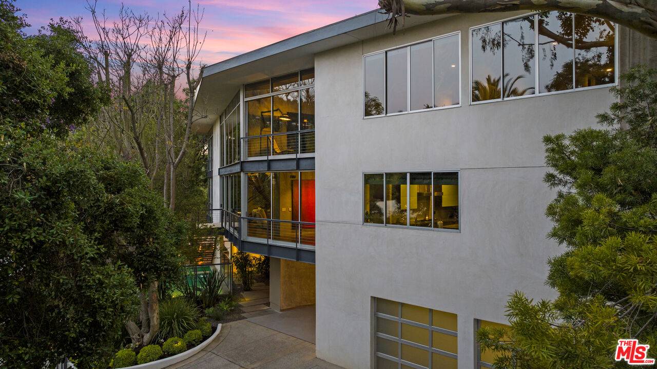 2207 Bowmont Dr 5BR Beverly Hills Post Office | B.H.P.O. La