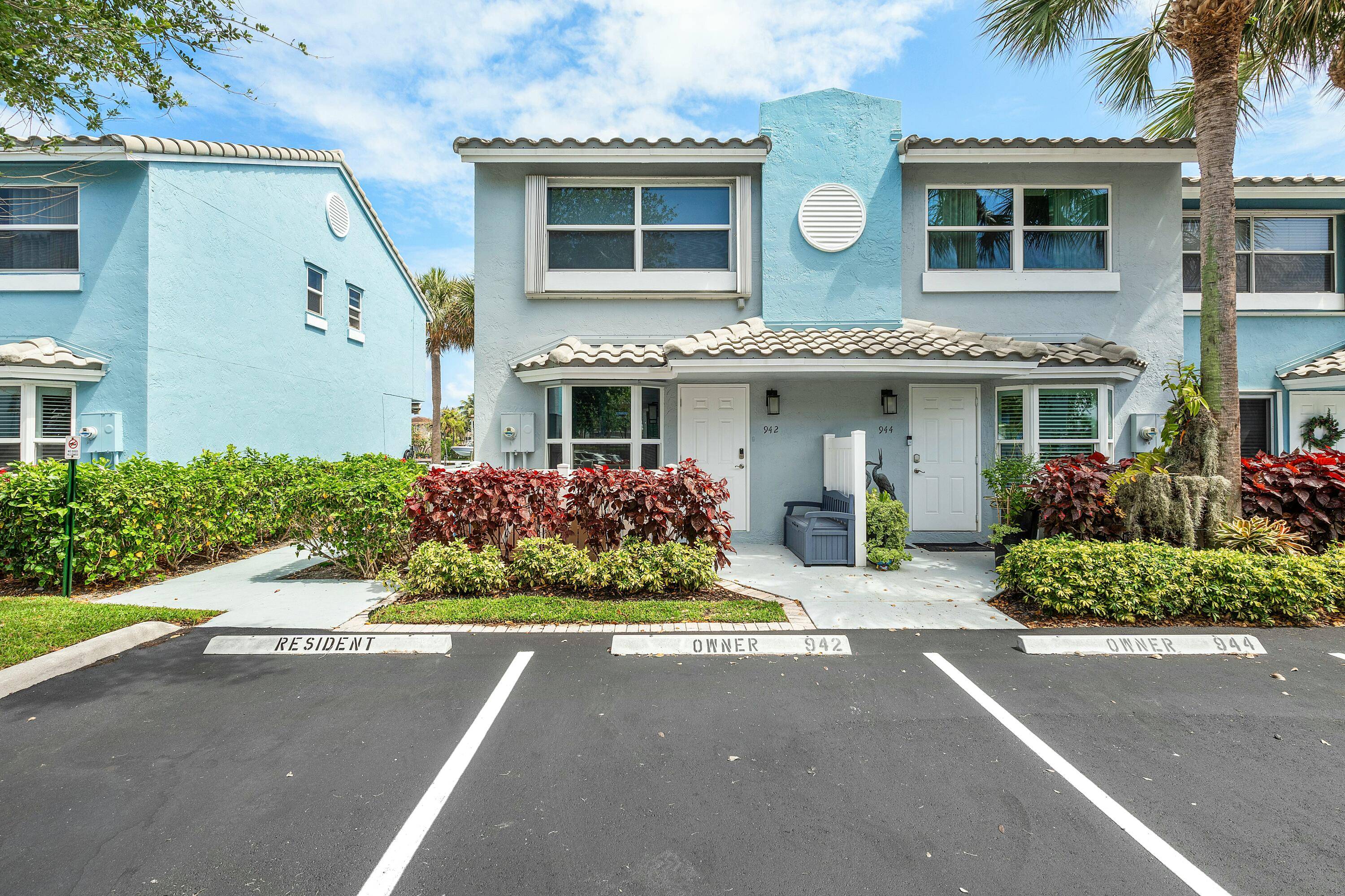 Ideal Location in Boca Quay !
