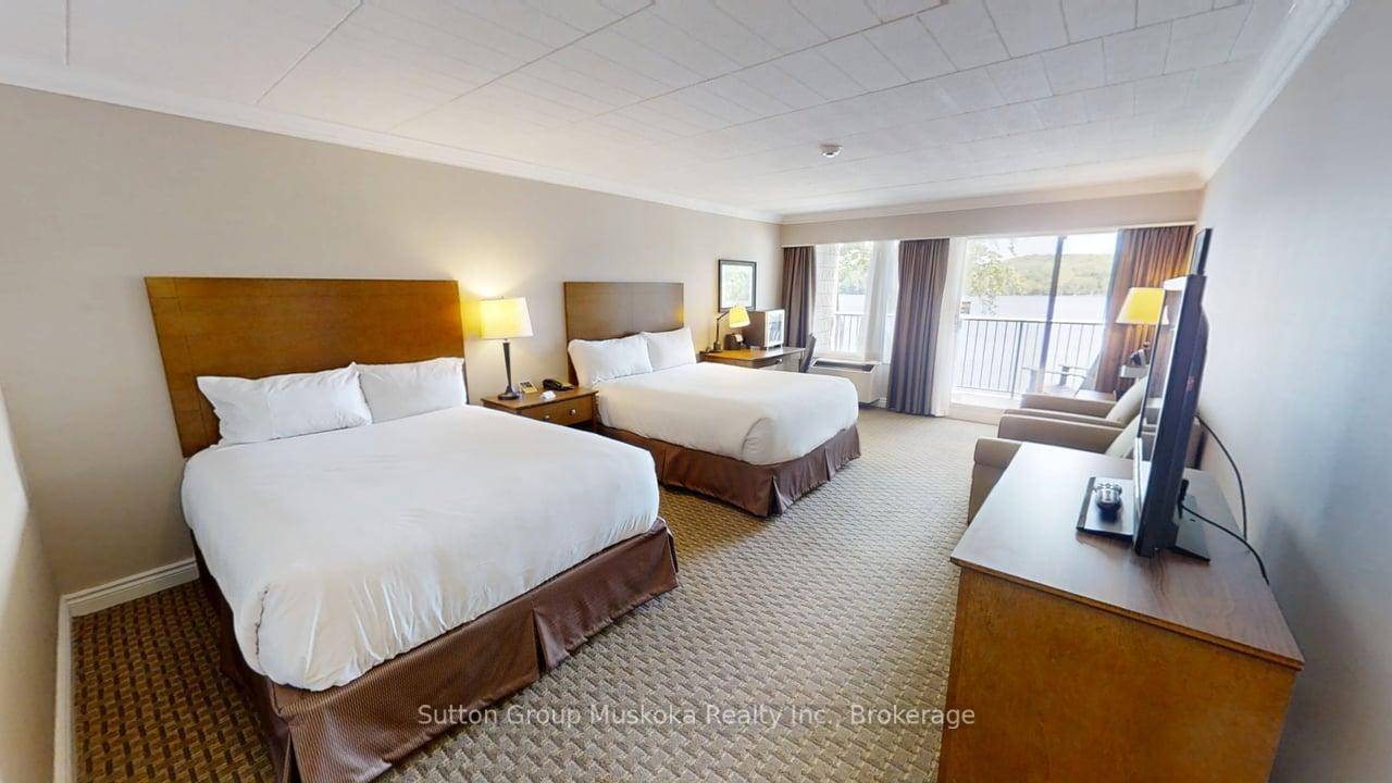 Welcome to Unit 215, located in the Bayshore complex overlooking Peninsula Lake and the beach at Deerhurst Resort.