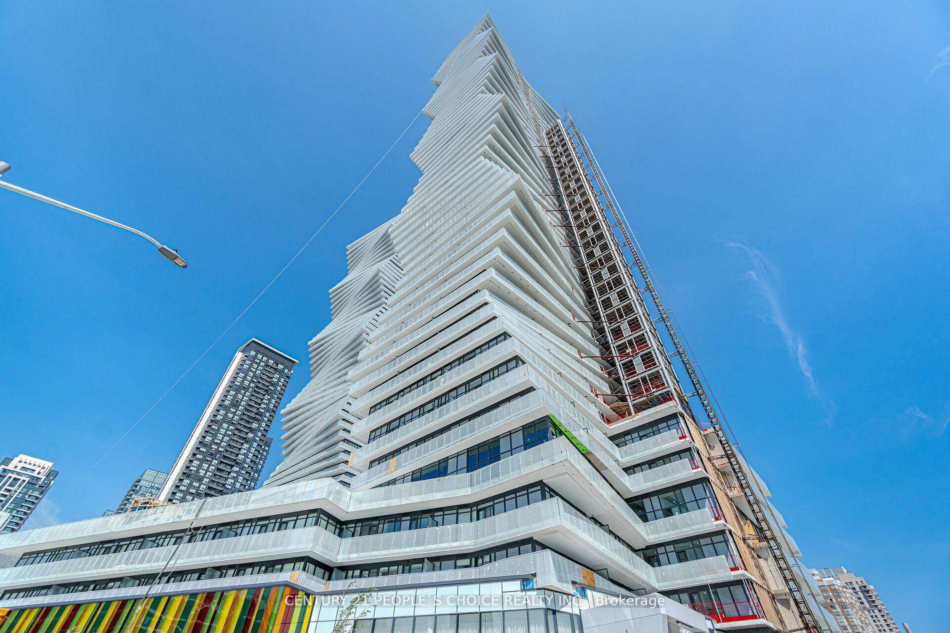 Downtown Spacious amp ; Luxurious Lifestyle Condo at M City Towers in Heart of Mississauga !