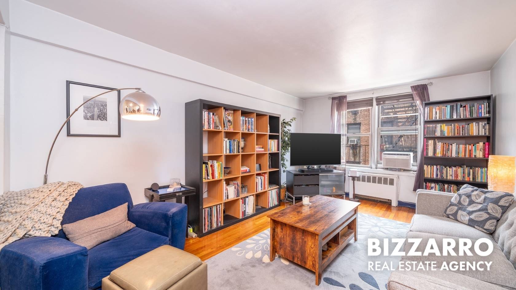 Sun Soaked 2BR with Dining area !