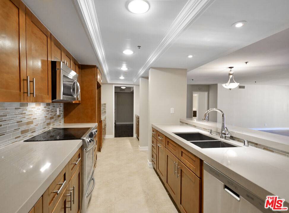 10660  WILSHIRE BLVD 2BR Westwood La