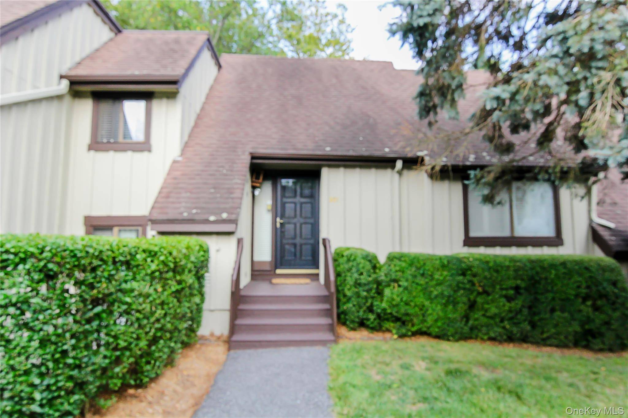 Welcome to Downingwood ! Home where you can have it all !