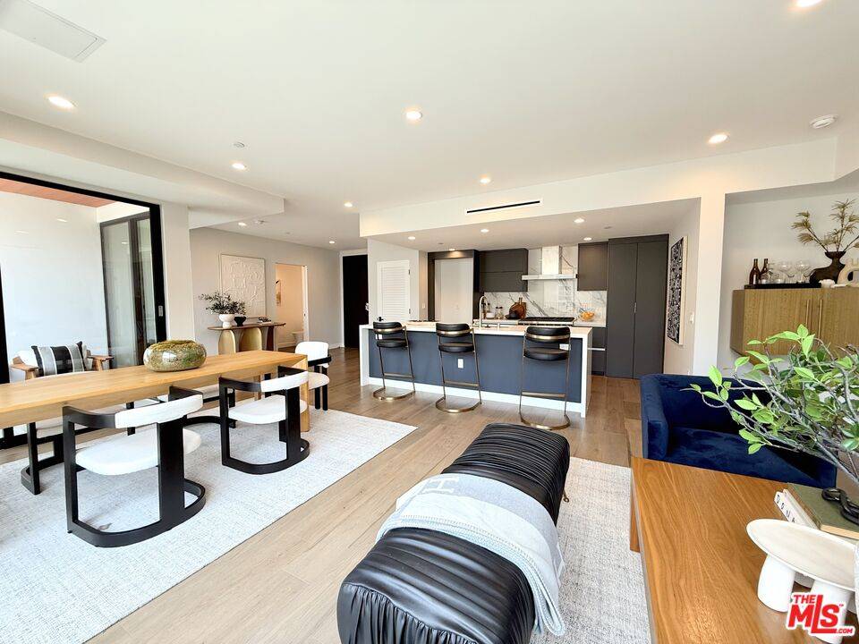 1017  N Croft Ave 2BR Sunset Strip La