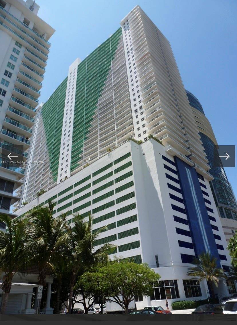 Amazing Location, at the heart of the Brickell Financial District.