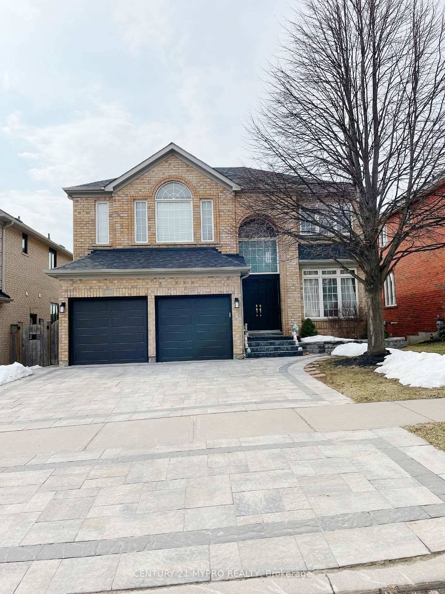 Newly Renovated 2 Bedroom Walkout Basement Apartment In Desirable Willimsburg North Whitby Community.