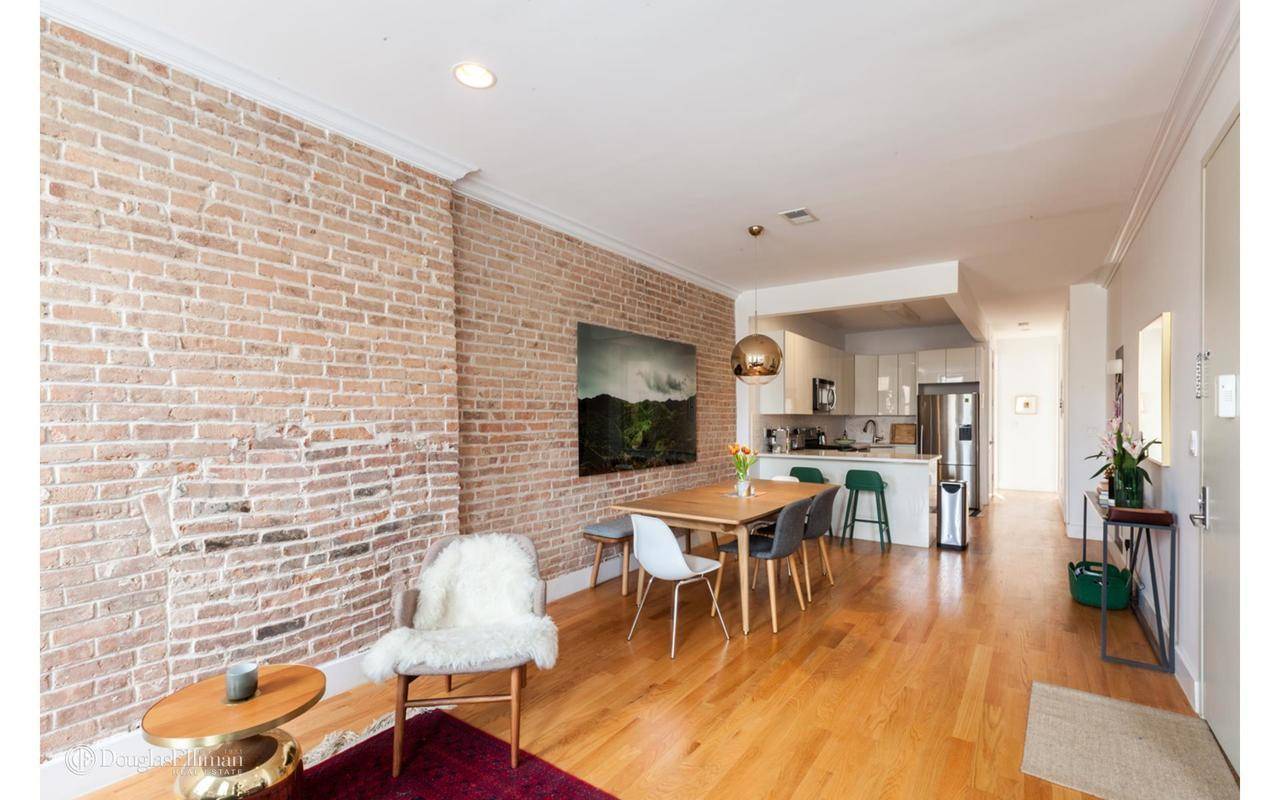 Mint condition Loft like full floor 3BR in a rare boutique Condominium in East Harlem.