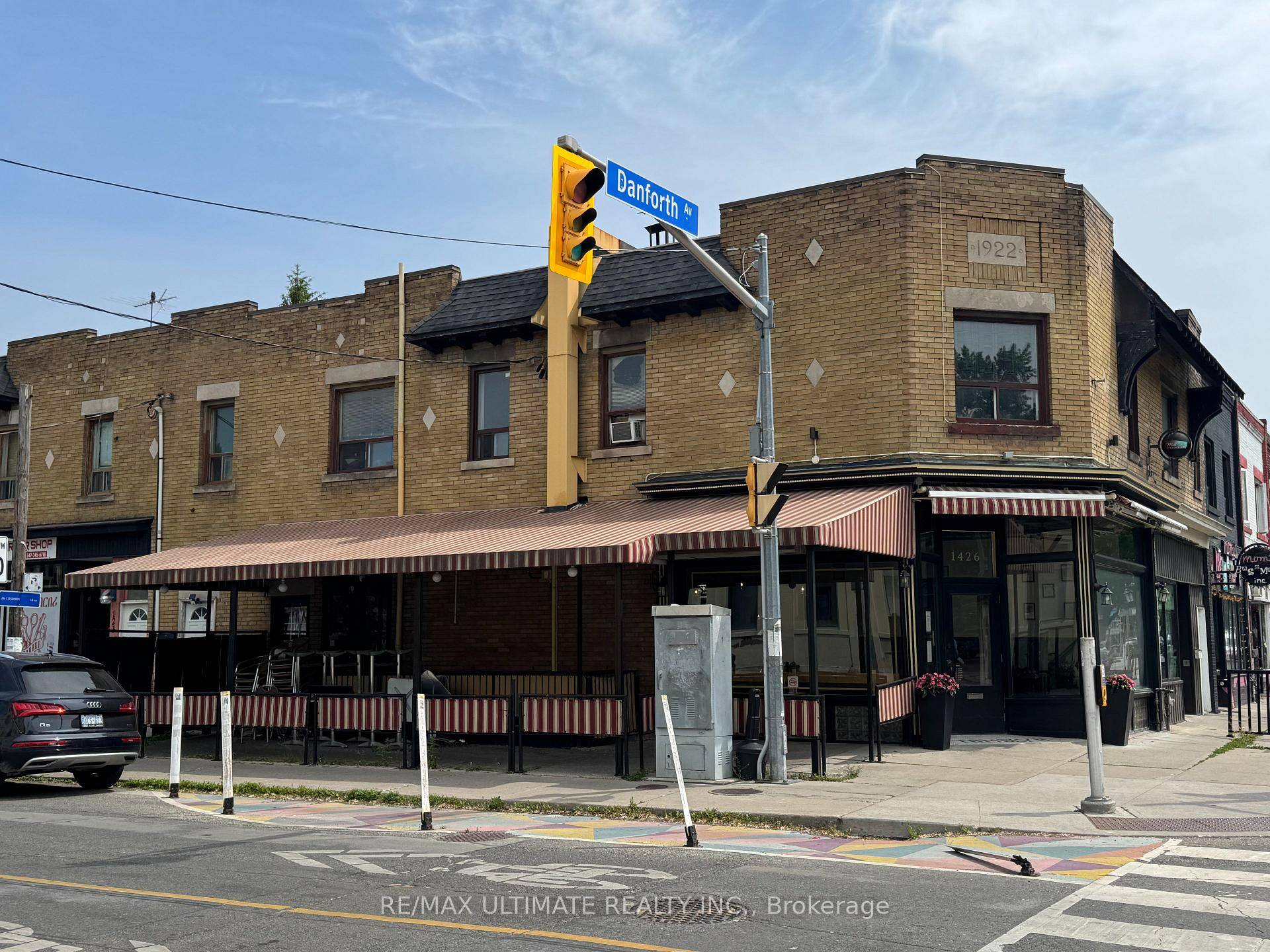 TAVERNE TAMBLYN ON THE DANFORTH !