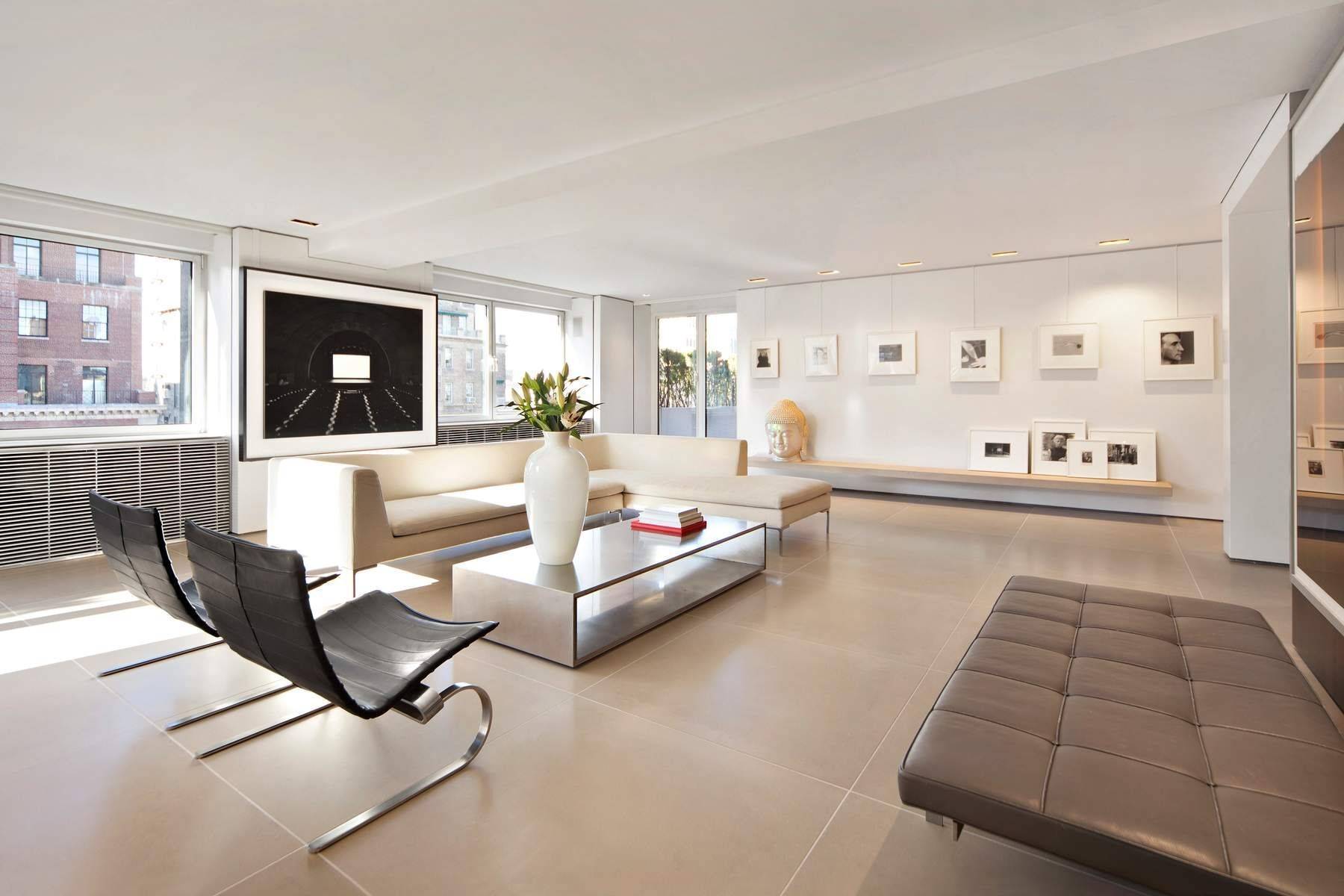 A minimalist masterpiece by Michael Gabellini, FAIA, this very sophisticated and sun flooded residence is surrounded by gorgeous, expansive terraces.