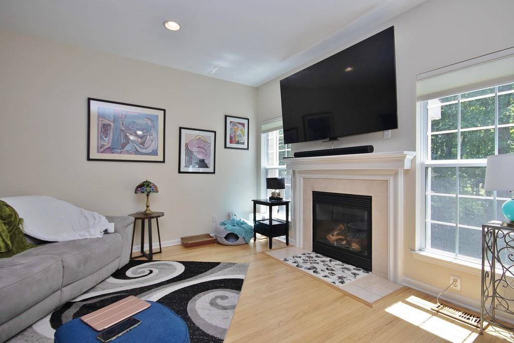 Beautiful Light amp ; Bright 4 level Townhouse in Sought After Toll Bros.