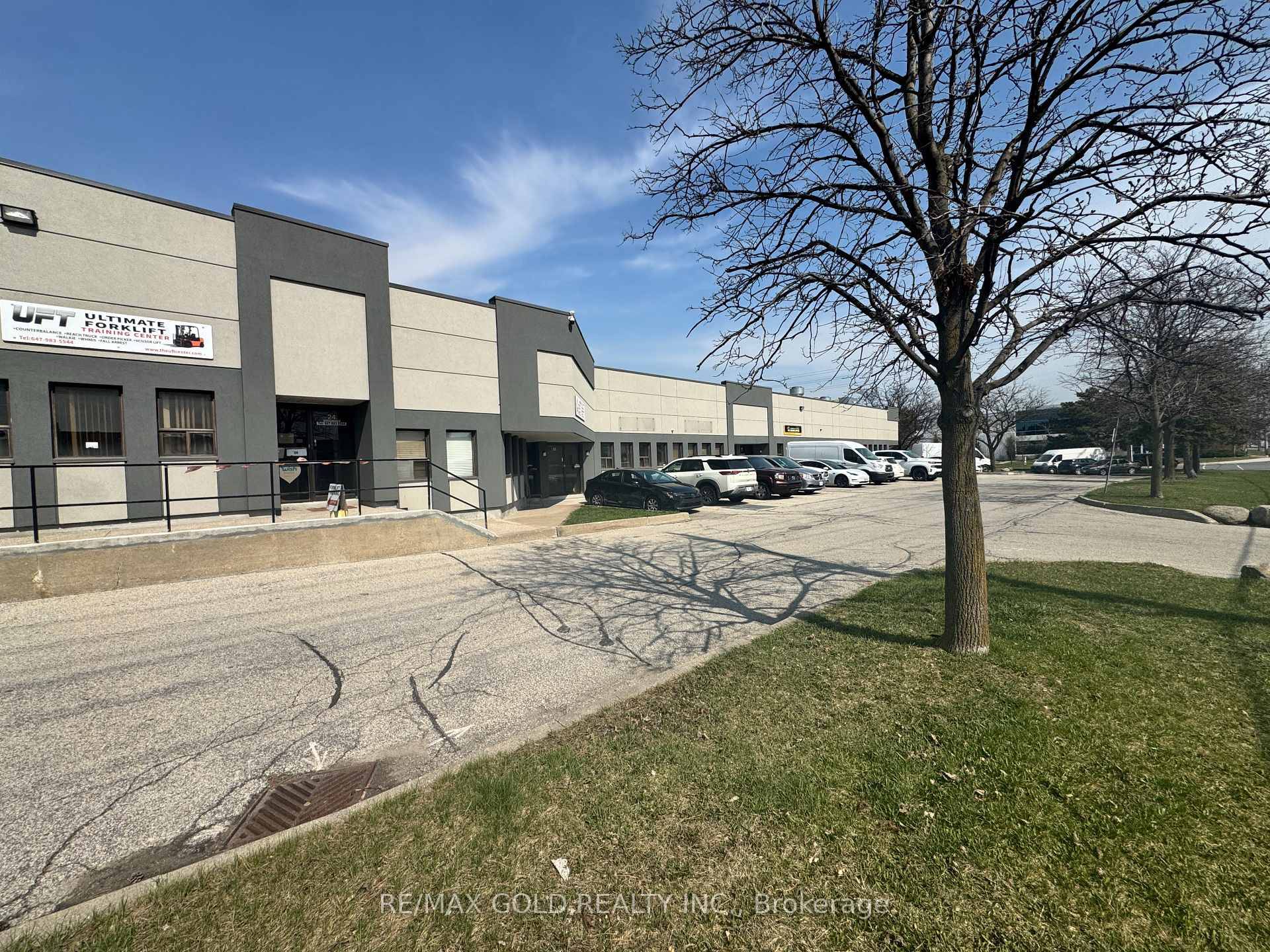 Excellent Location In Mississauga !