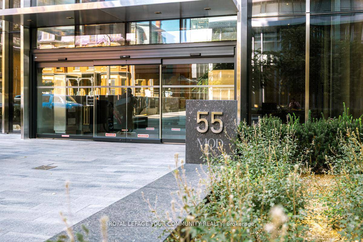 Experience luxury living at its finest in this stunning 2 Bedroom Den, or the option of a 3 Bedroom.