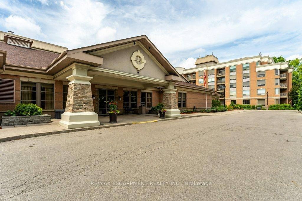 Embrace your next chapter in comfort and elegance at Hearthstone by the Lake.