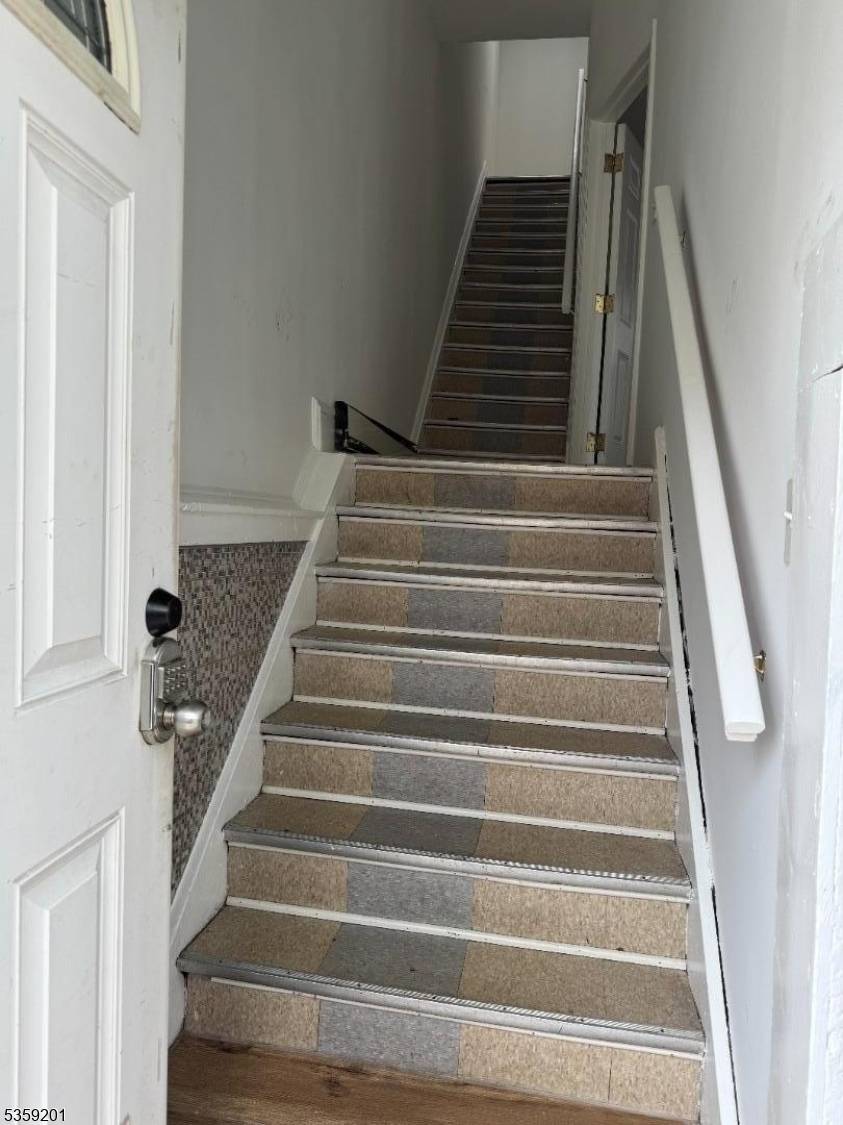 Fantastic Investment opportunity, whether you choose to liv in one unit and rent the other, or rent both for maximum income potential.