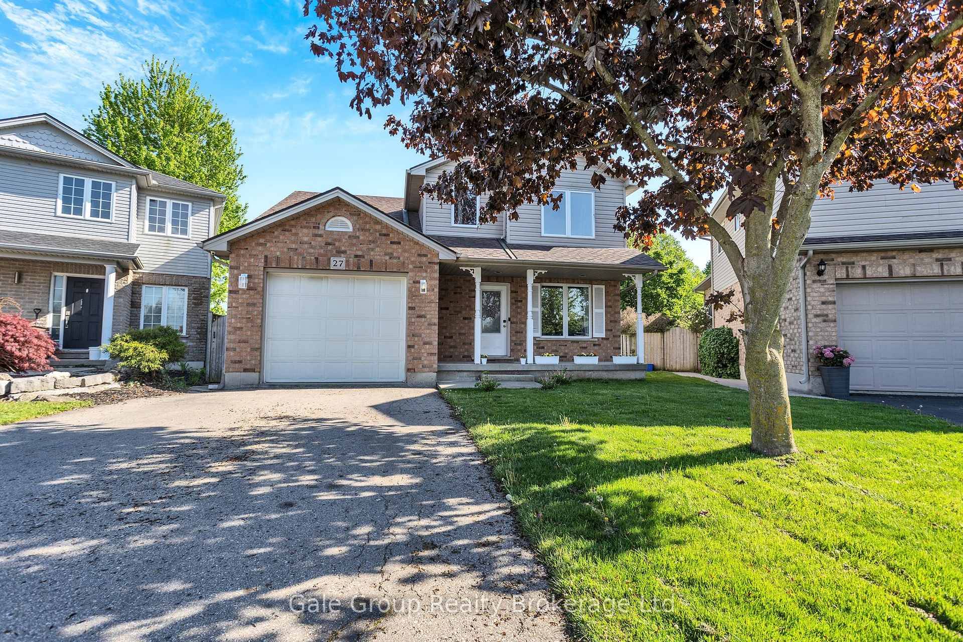 Welcome to 27 Crusoe Place a charming, move in ready 3 bedroom den detached home situated on one of the largest lots in a quiet cul de sac.