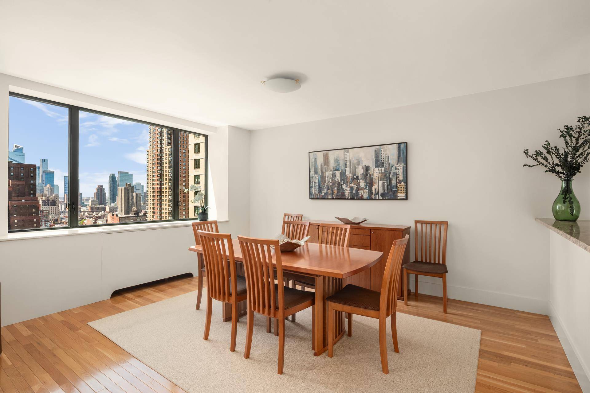 Offering panoramic city skyline views, this high floor, fully renovated, sun filled and quiet 2 bedroom 2 bathroom home resides in The Beaumont, a full service condominium located in the ...