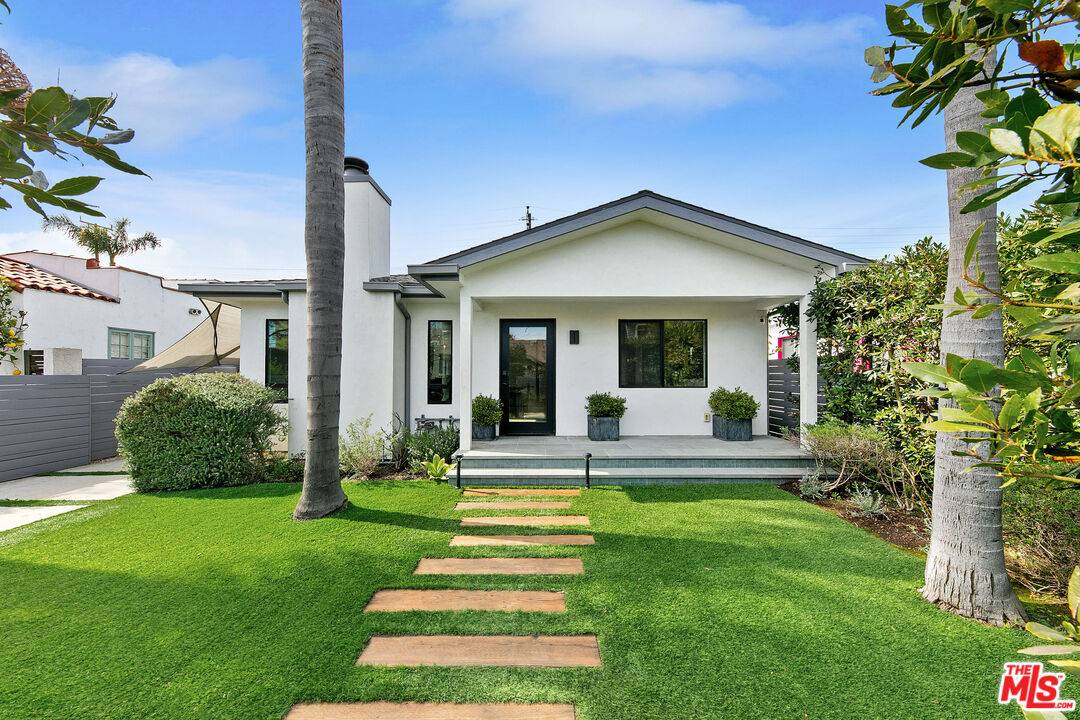 1025   Nowita Pl 5BR Marina Del Rey La