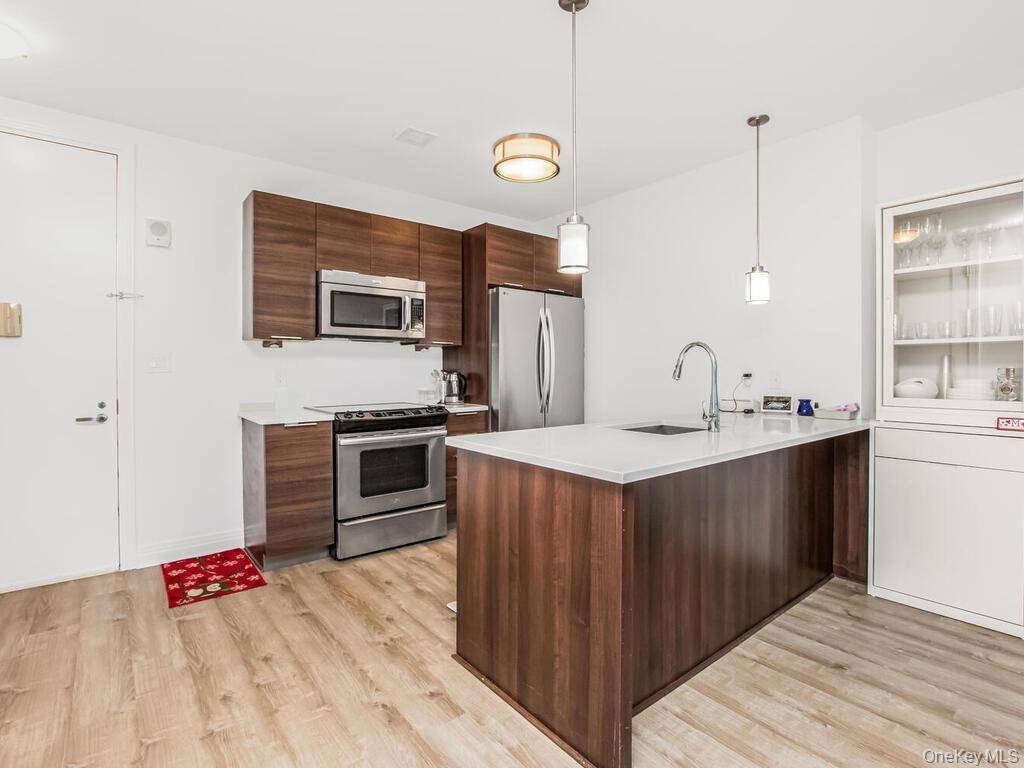 Nestled in the heart of Westchester, Monarch at Ridge Hill offers an unparalleled urban living experience.