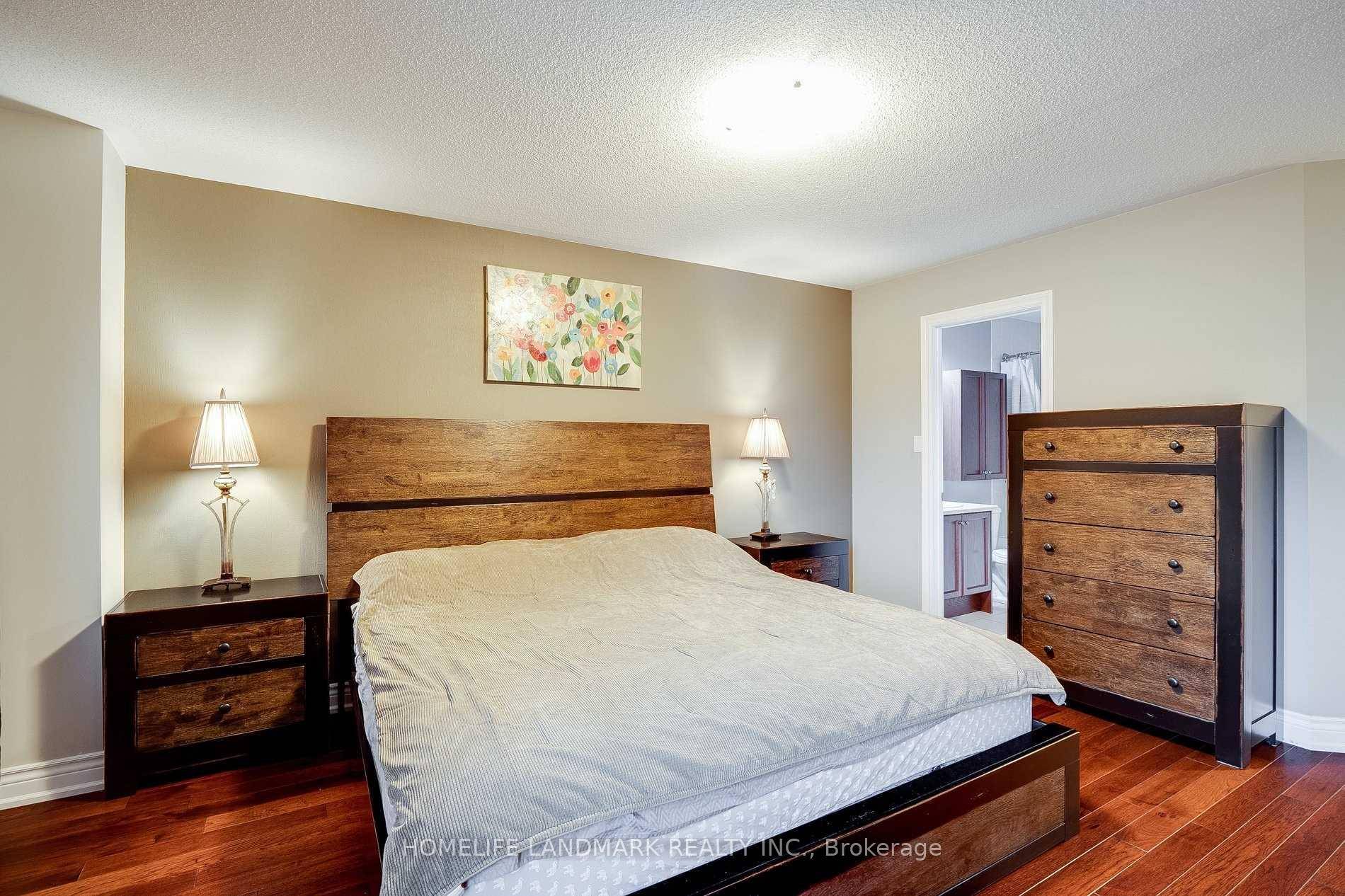 Welcome Home To This Beautiful Townhouse Located In Upper Danforth Village !