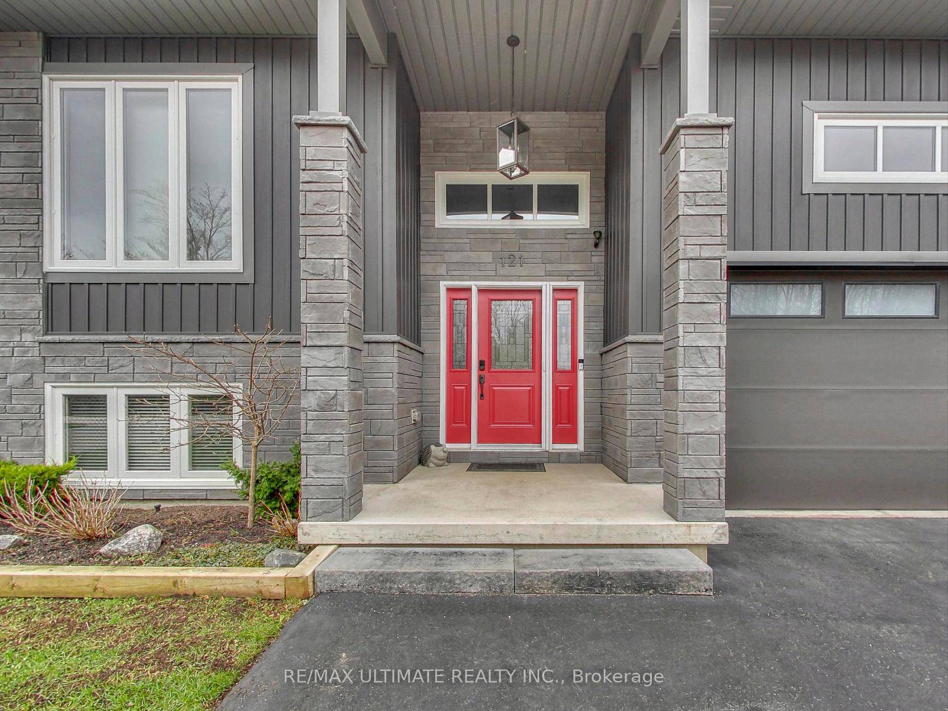 A Custom Dream Come True in Wasaga Beach !