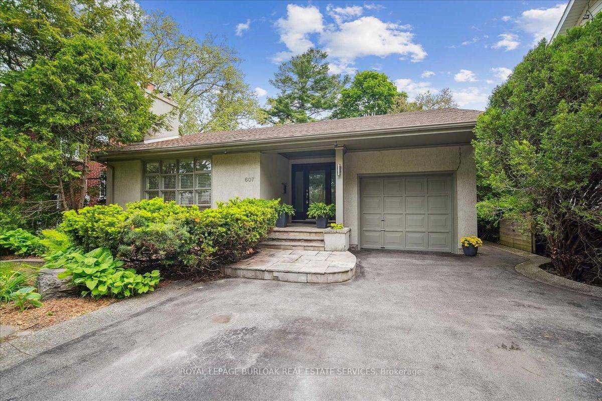 607 Hurd Avenue places you in a downtown neighbourhood known for its character, safety, and timeless appeal.