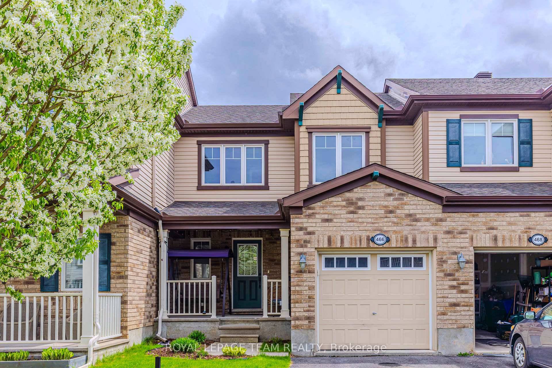 What A Deal for 3 Bedrooms 3 Bathrooms Freehold Townhome !