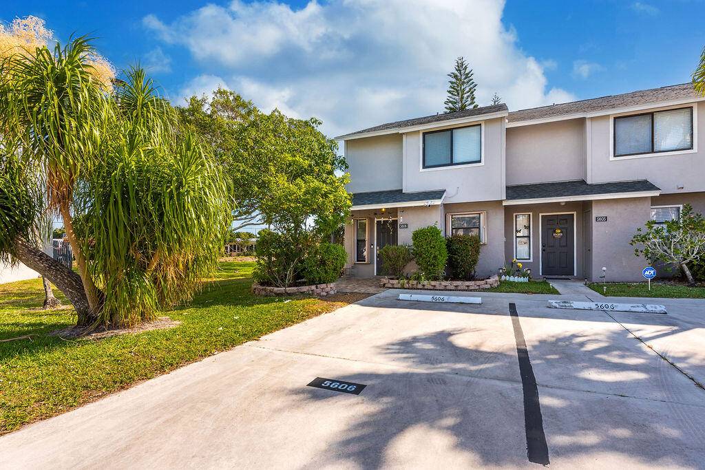 This beautifully maintained home features an open kitchen with granite countertops, stainless steel appliances, and a removable pantry.