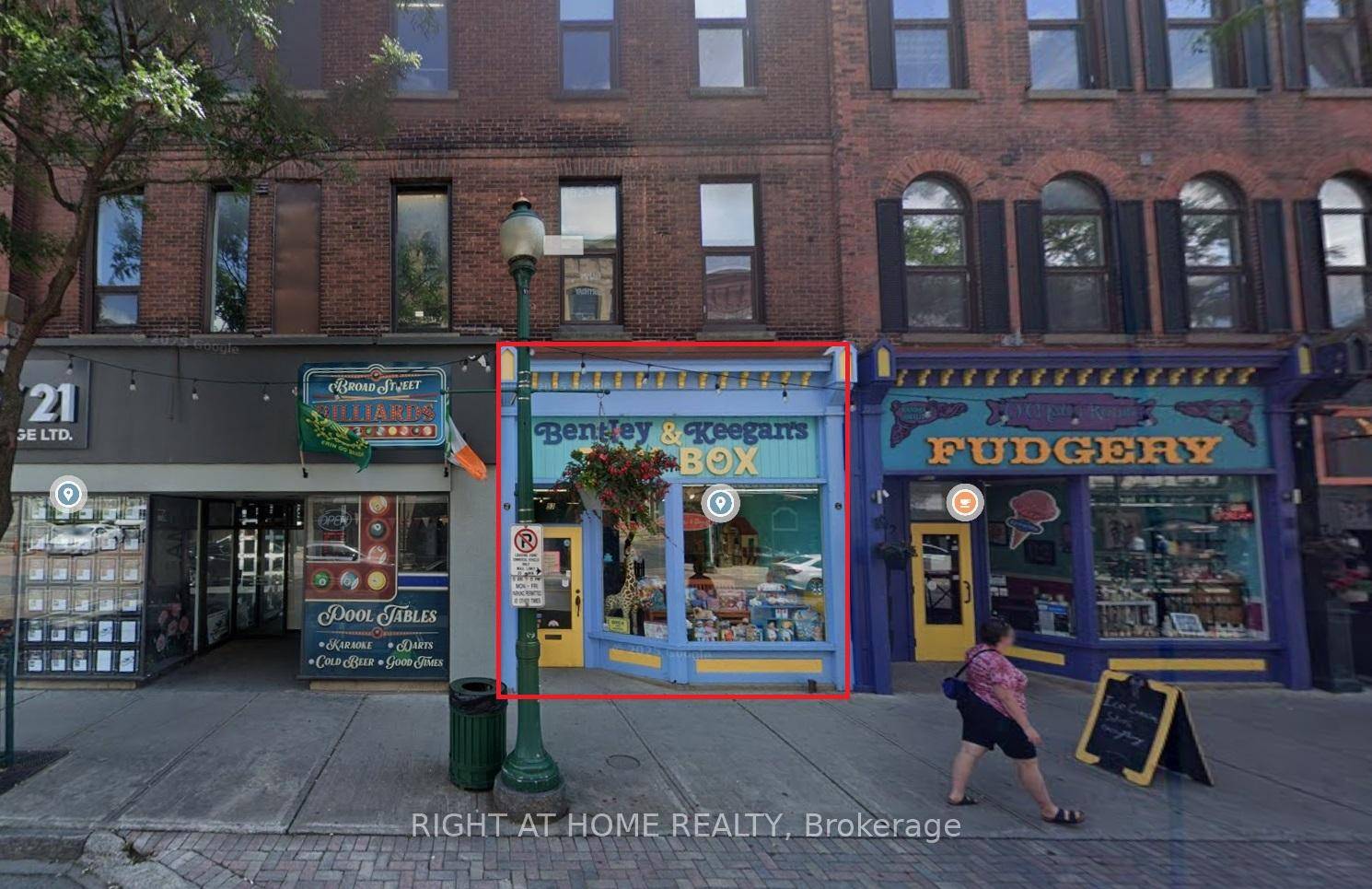 Excellent bright and spacious retail space is currently set up as an Ice cream store.