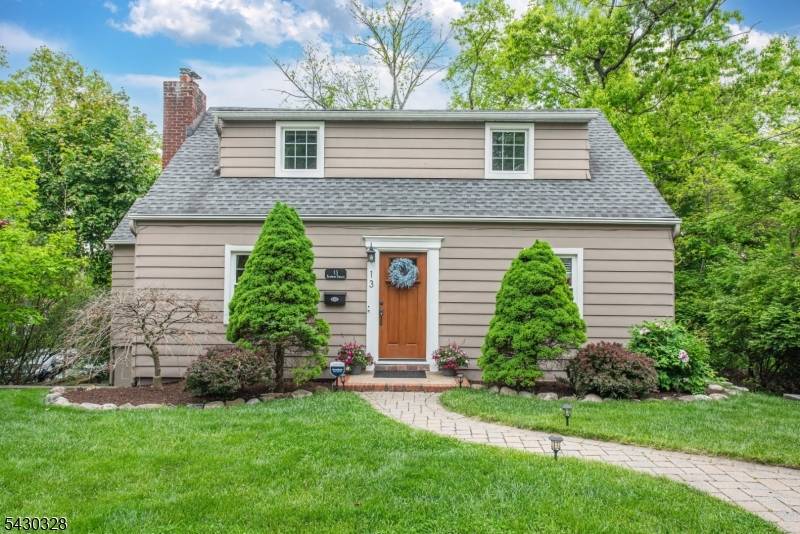 Immaculate, move in ready home showcasing quality upgrades throughout !