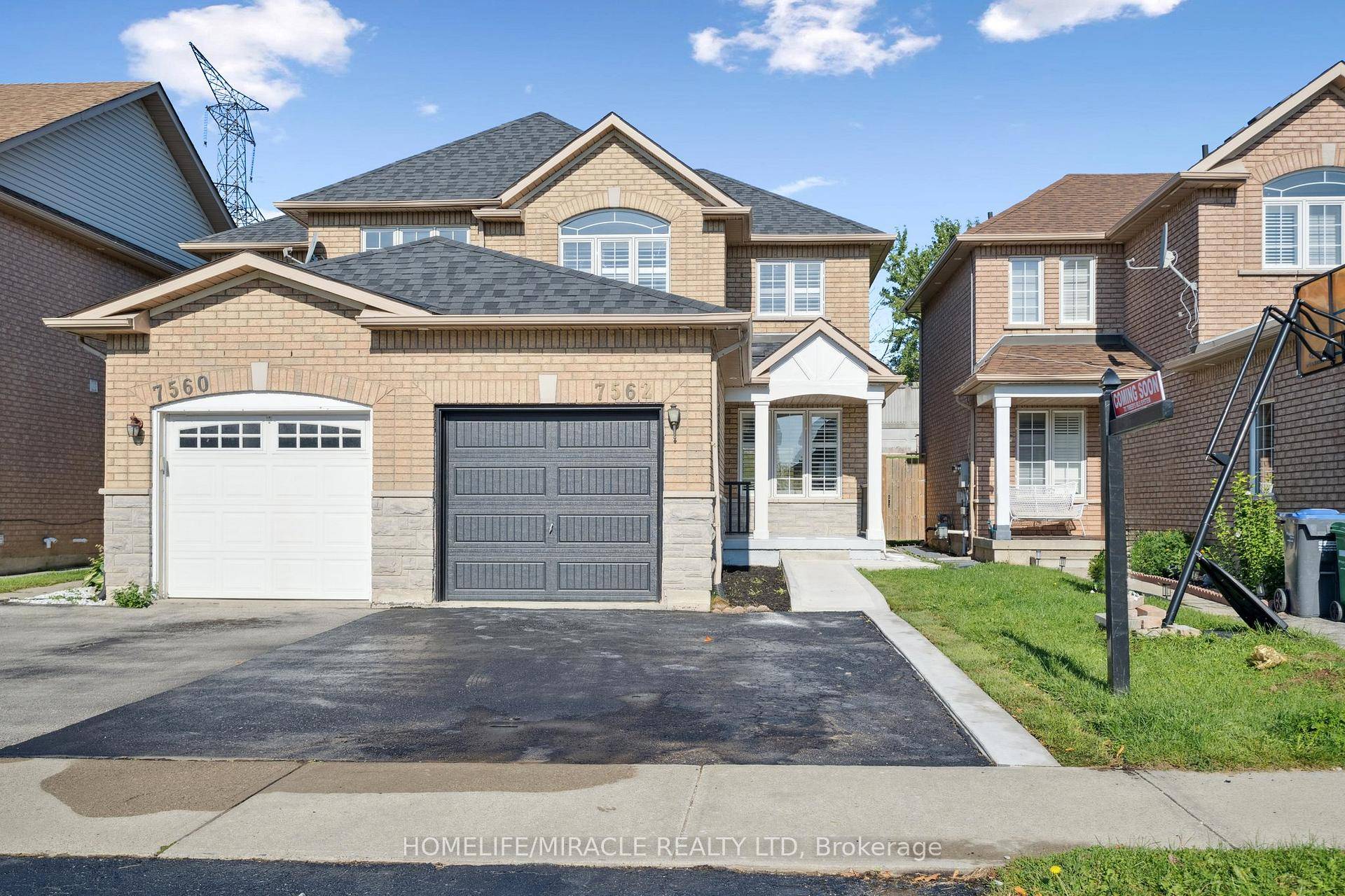 Beautiful Semi Detached Home in Mississauga With Legal Basement Apartment !