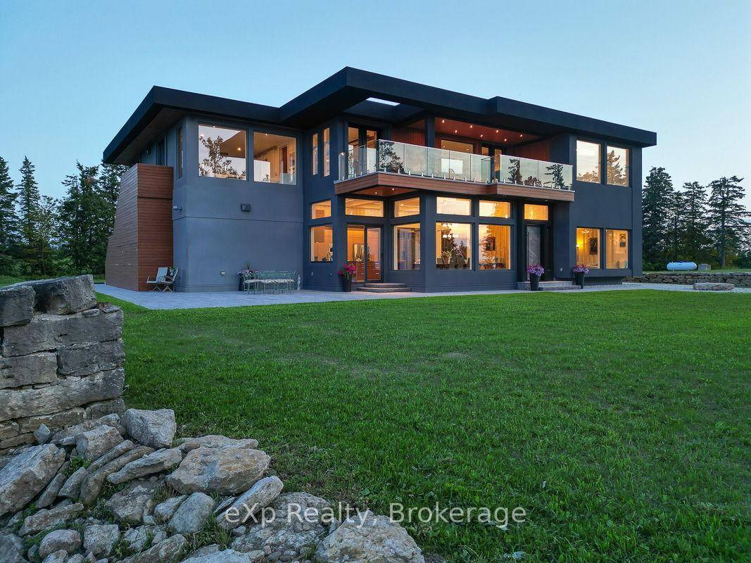 Nestled on a private 24. 82 acre ravine lot, this breathtaking escarpment estate offers glorious design, unparalleled serenity, and some of the most exquisite views The Blue Mountains has to ...