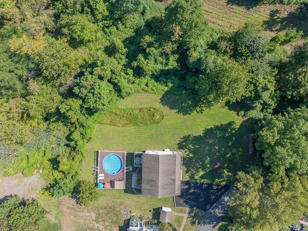 Welcome to Haverstraw, a delightful Hudson River town offering a comfortable lifestyle with its boat marinas, waterfront parks, the NYC Waterway Ferry, and local restaurants, all conveniently located.