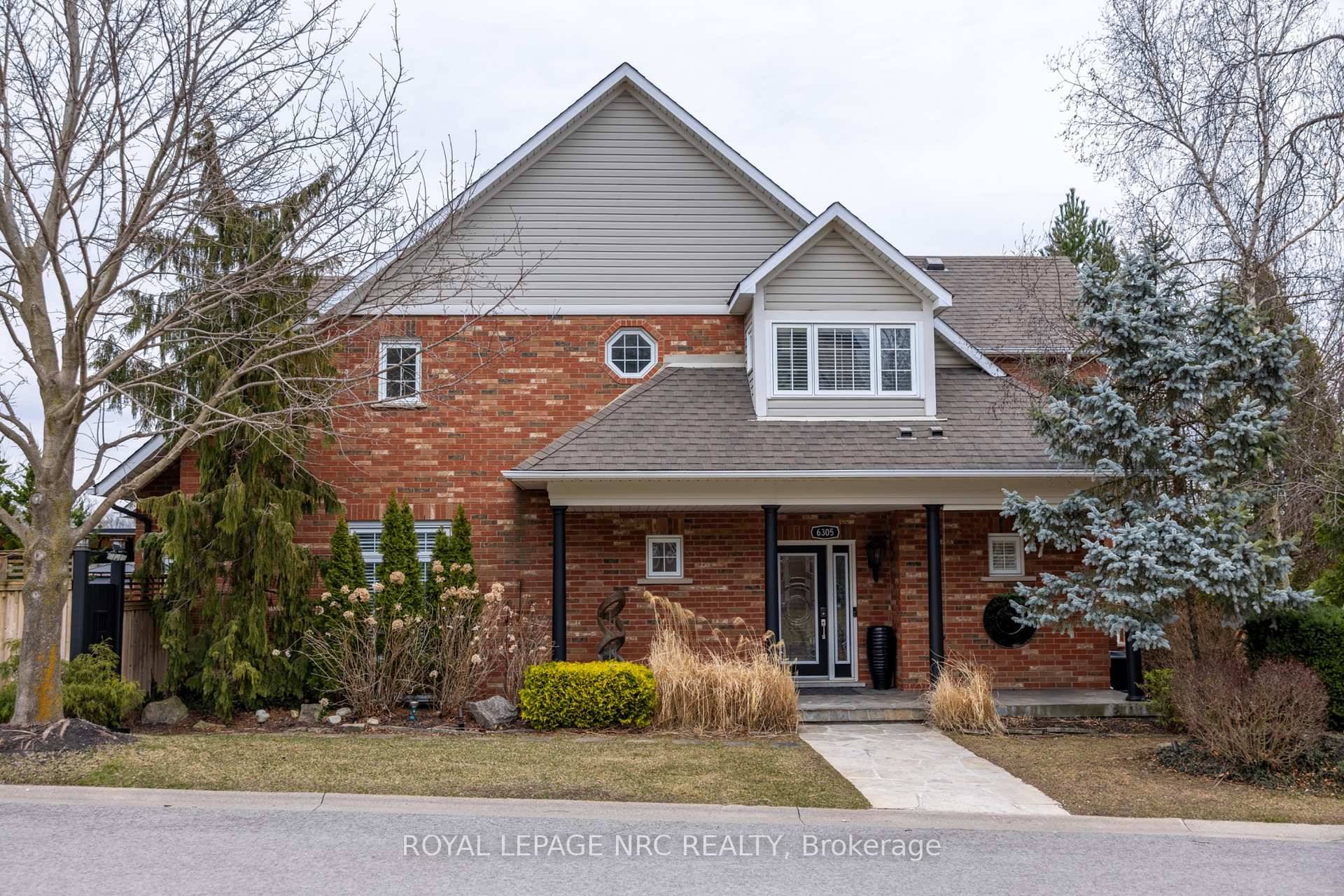 Welcome to this show stopping, executive style freehold townhome in the most desired location Niagara Falls just steps to Niagara on the Lake and wine country !