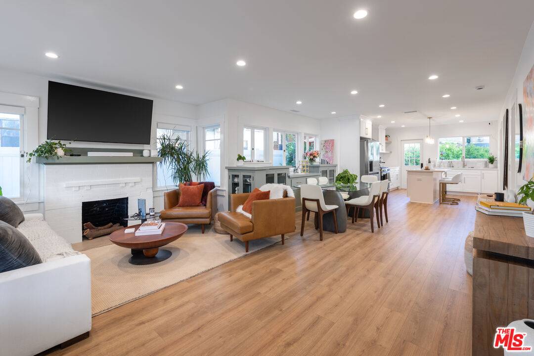 2616 Abbot Kinney Blvd 2BR Marina Del Rey La